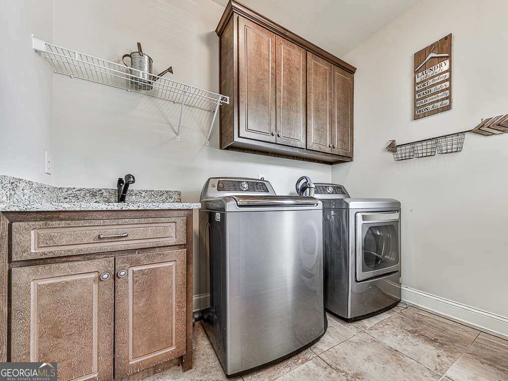 601 Walker Court Property Photo 24