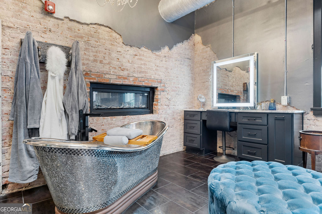 100 Broad Street Property Photo 79