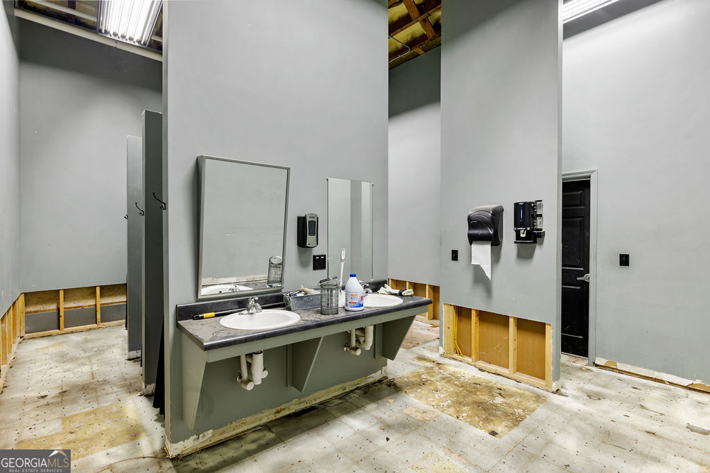 100 Broad Street Property Photo 110