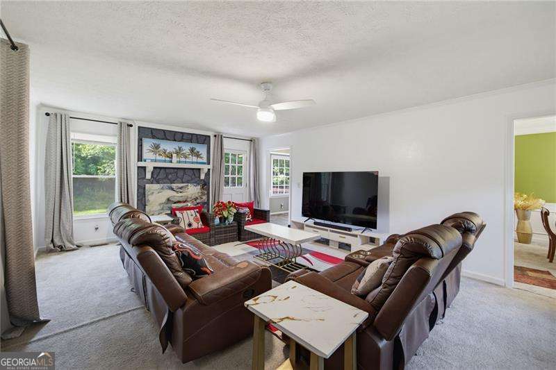 563 Presidential Drive Property Photo 3