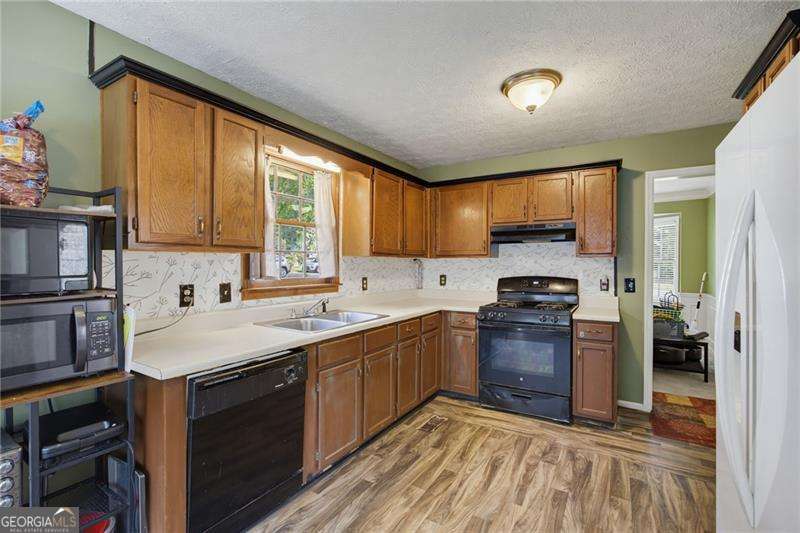 563 Presidential Drive Property Photo 9