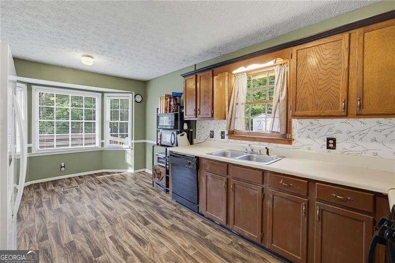 563 Presidential Drive Property Photo 10