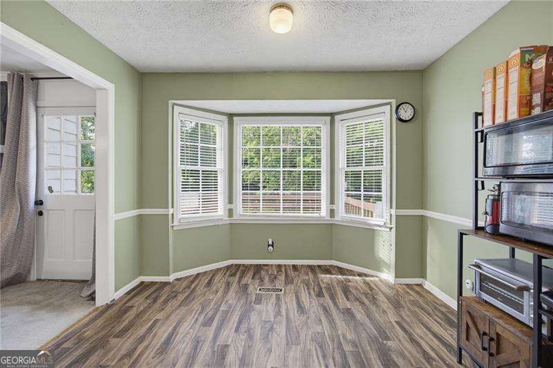 563 Presidential Drive Property Photo 11