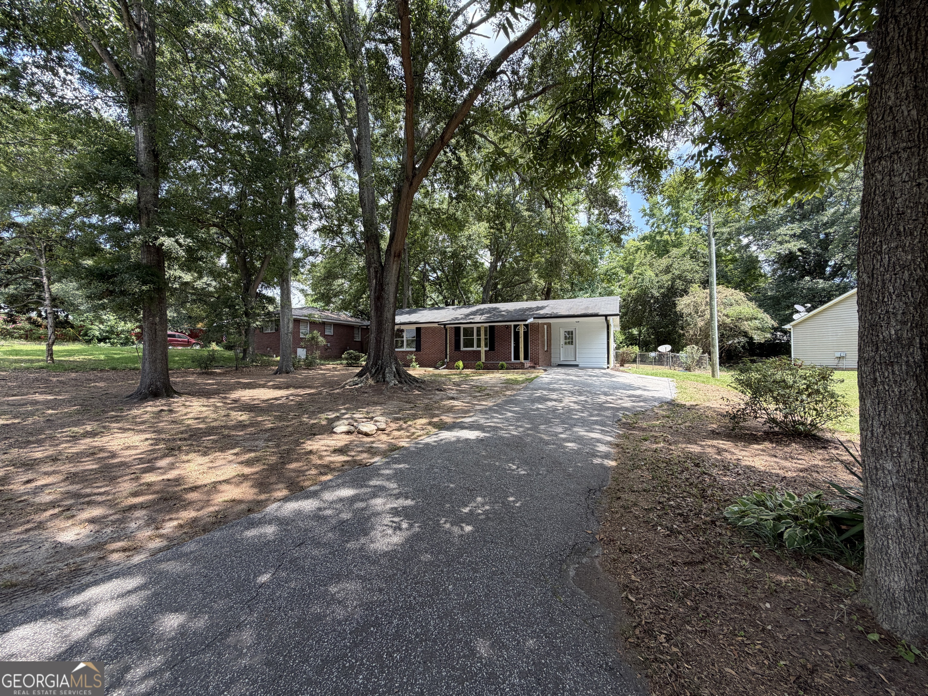 135 Martha Street Property Photo 2