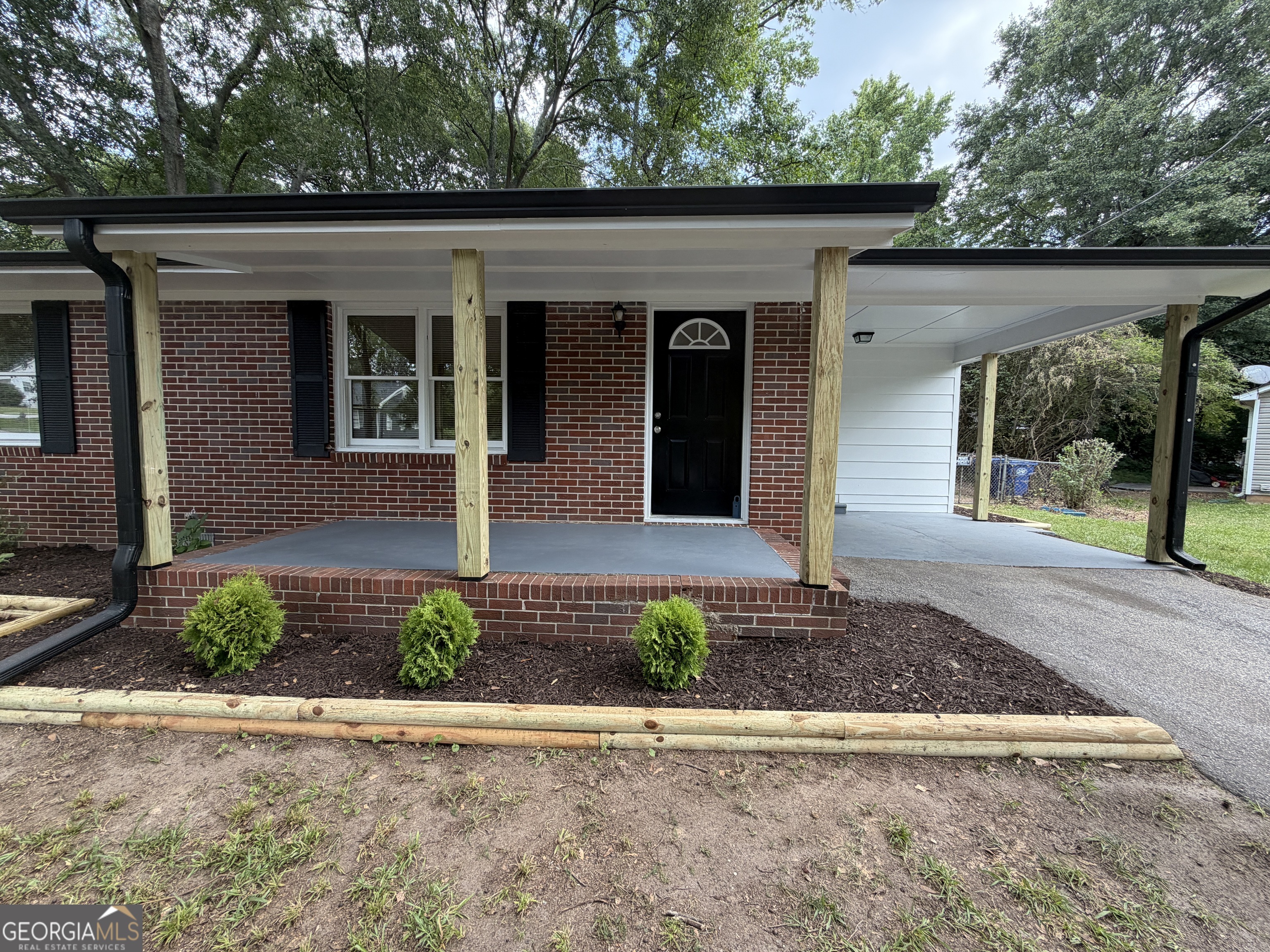 135 Martha Street Property Photo 8