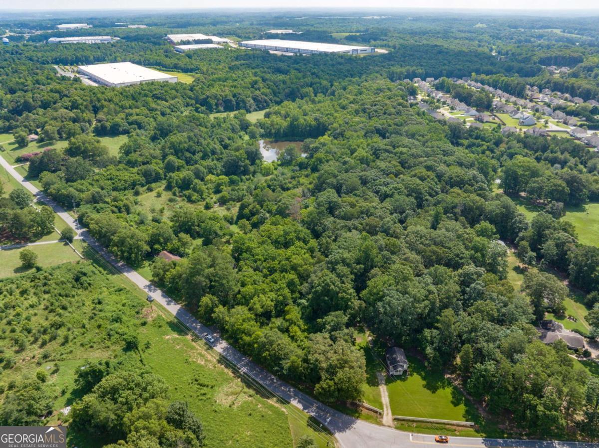 2144 Hog Mountain Road Property Photo 2