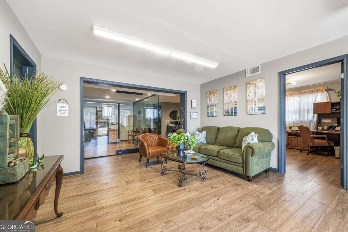 211 Field Street Property Photo 5