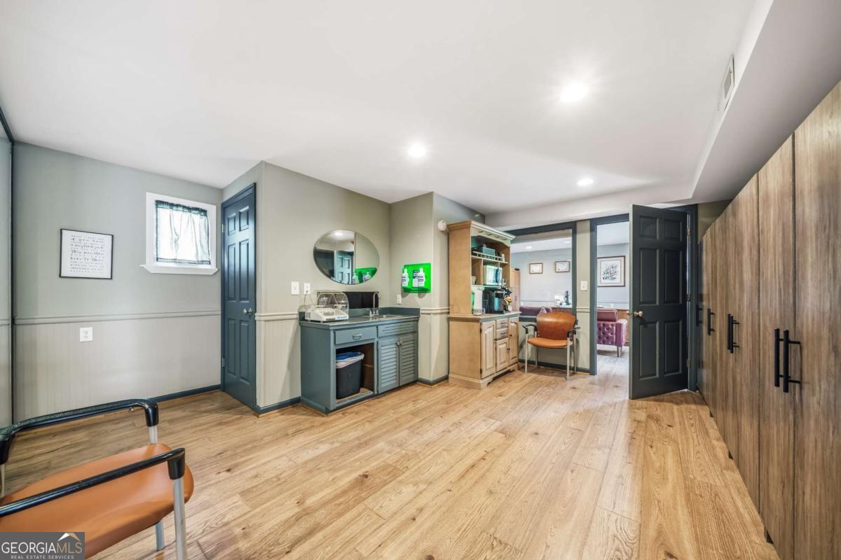 211 Field Street Property Photo 15