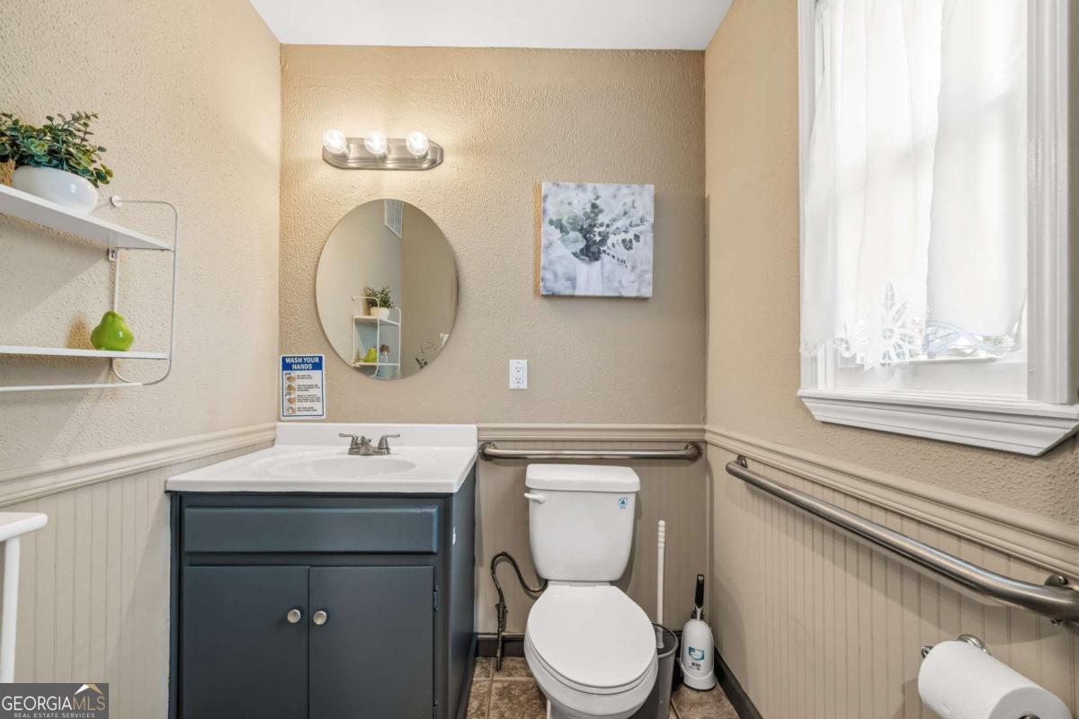 211 Field Street Property Photo 21