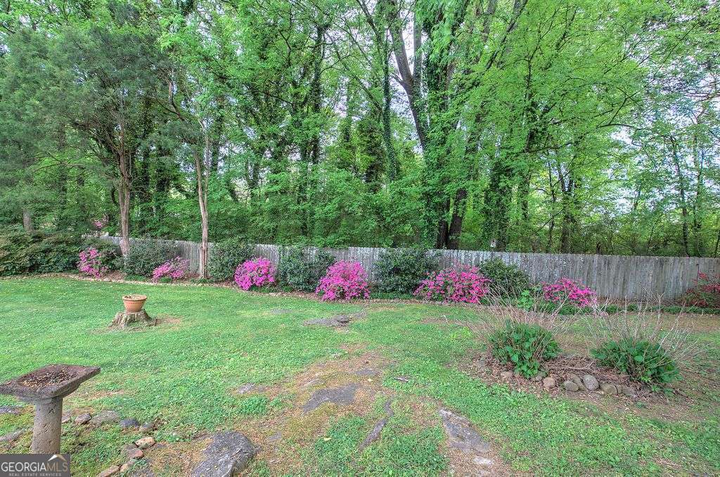 27 Oakdale Drive Property Photo 2