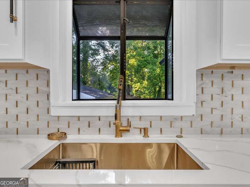 6873 Church Street Property Photo 15