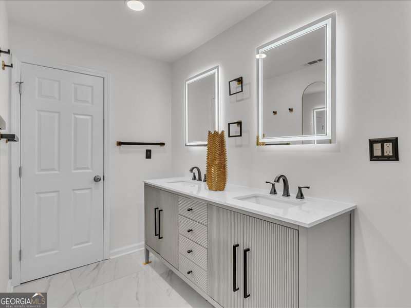 6873 Church Street Property Photo 24