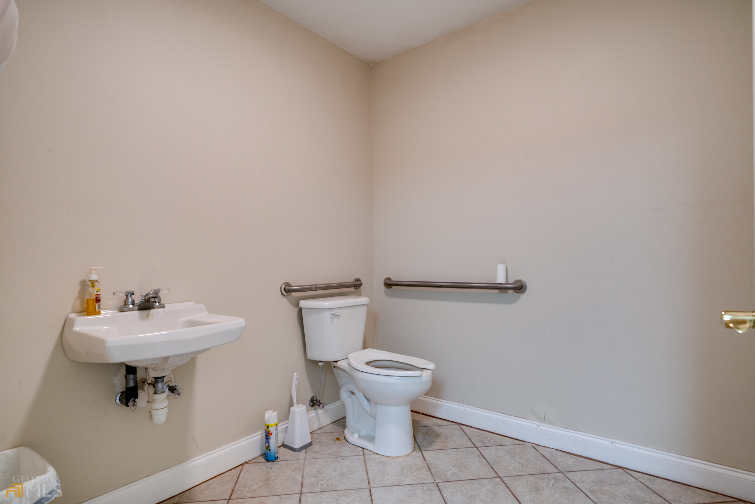 6911 Cleveland Highway # 201f Property Photo 16
