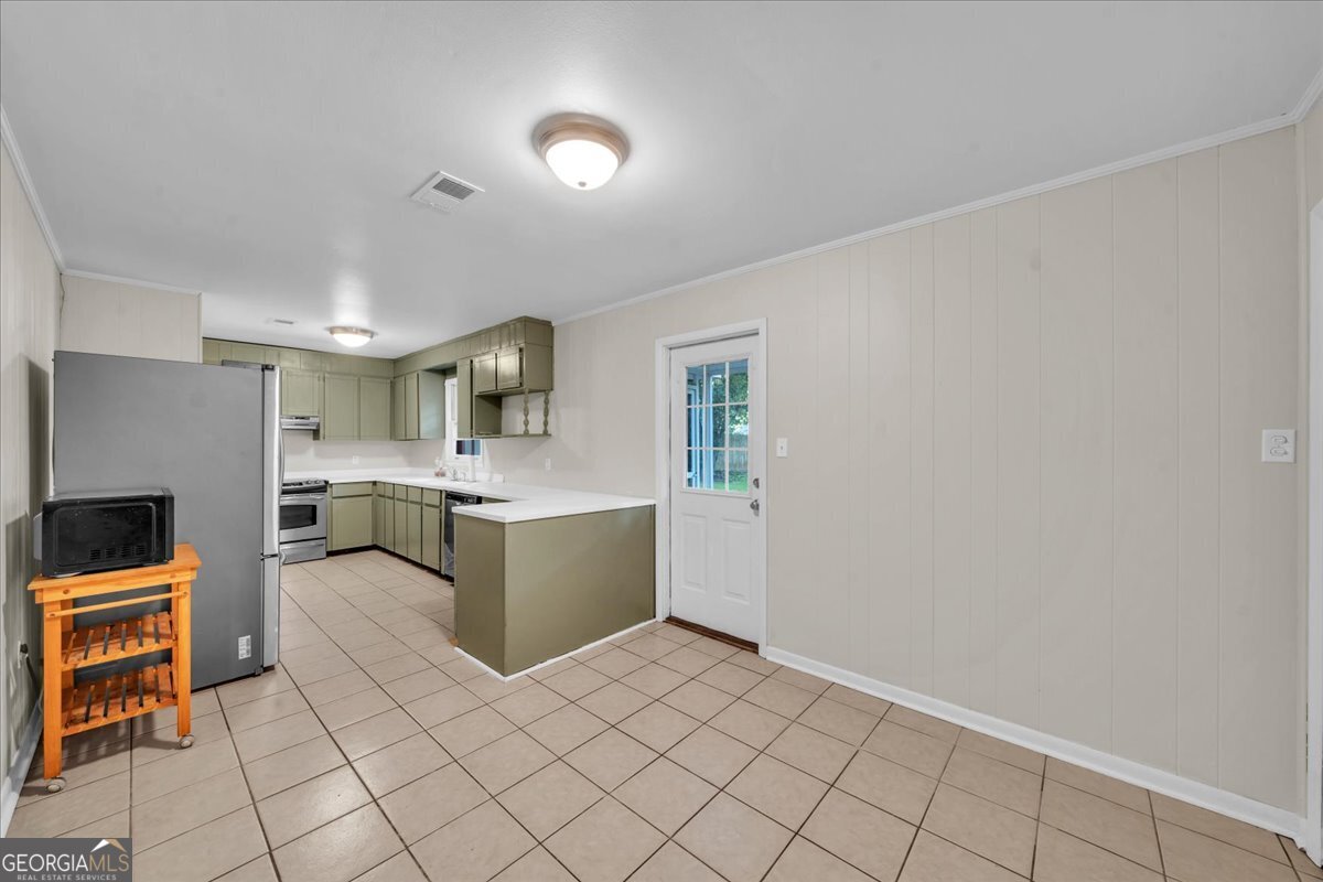 413 Davis Drive Property Photo 8