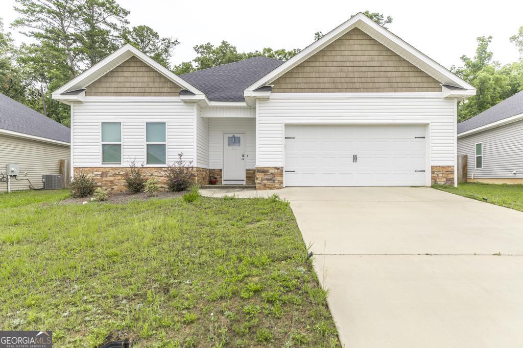 105 Garrett Lane Property Photo 2