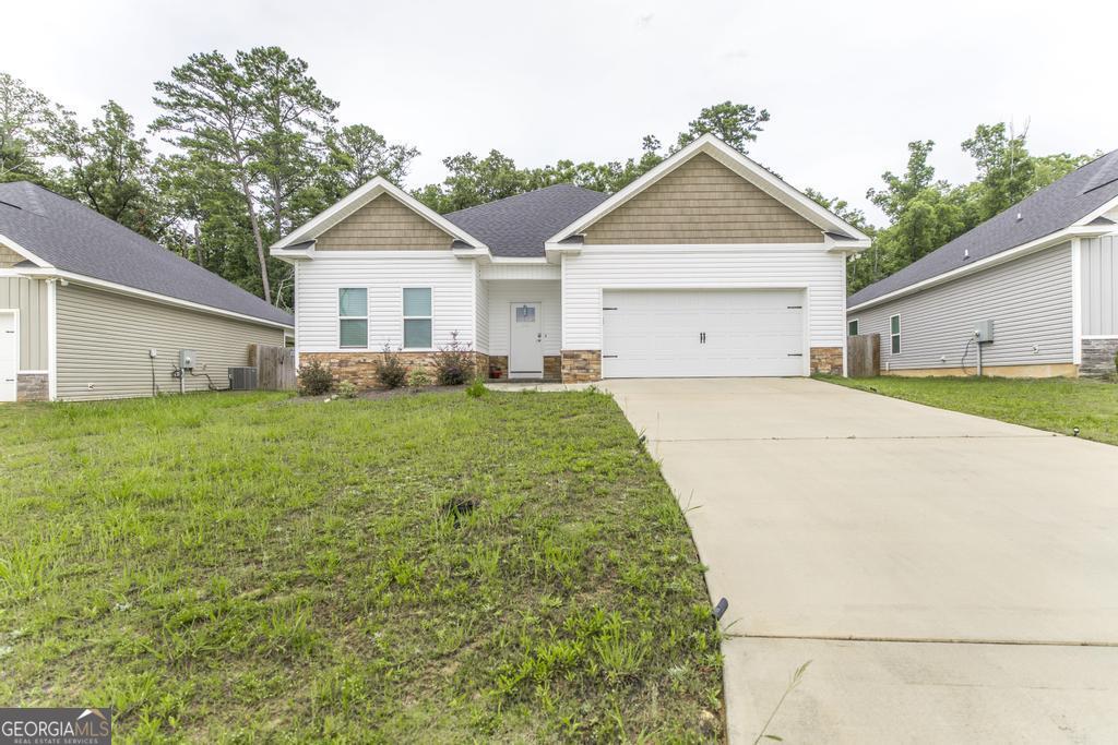 105 Garrett Lane Property Photo 3