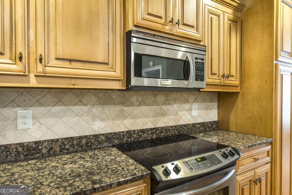 856 Tufthunter Property Photo 17