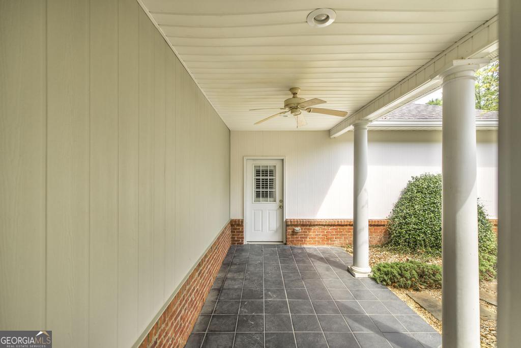 856 Tufthunter Property Photo 34