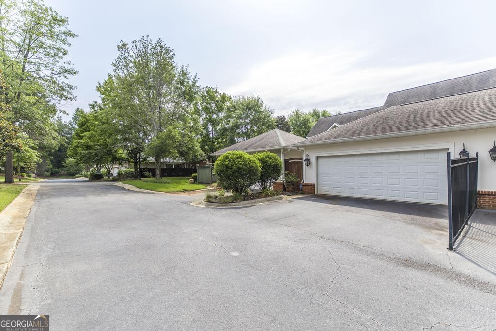 856 Tufthunter Property Photo 38