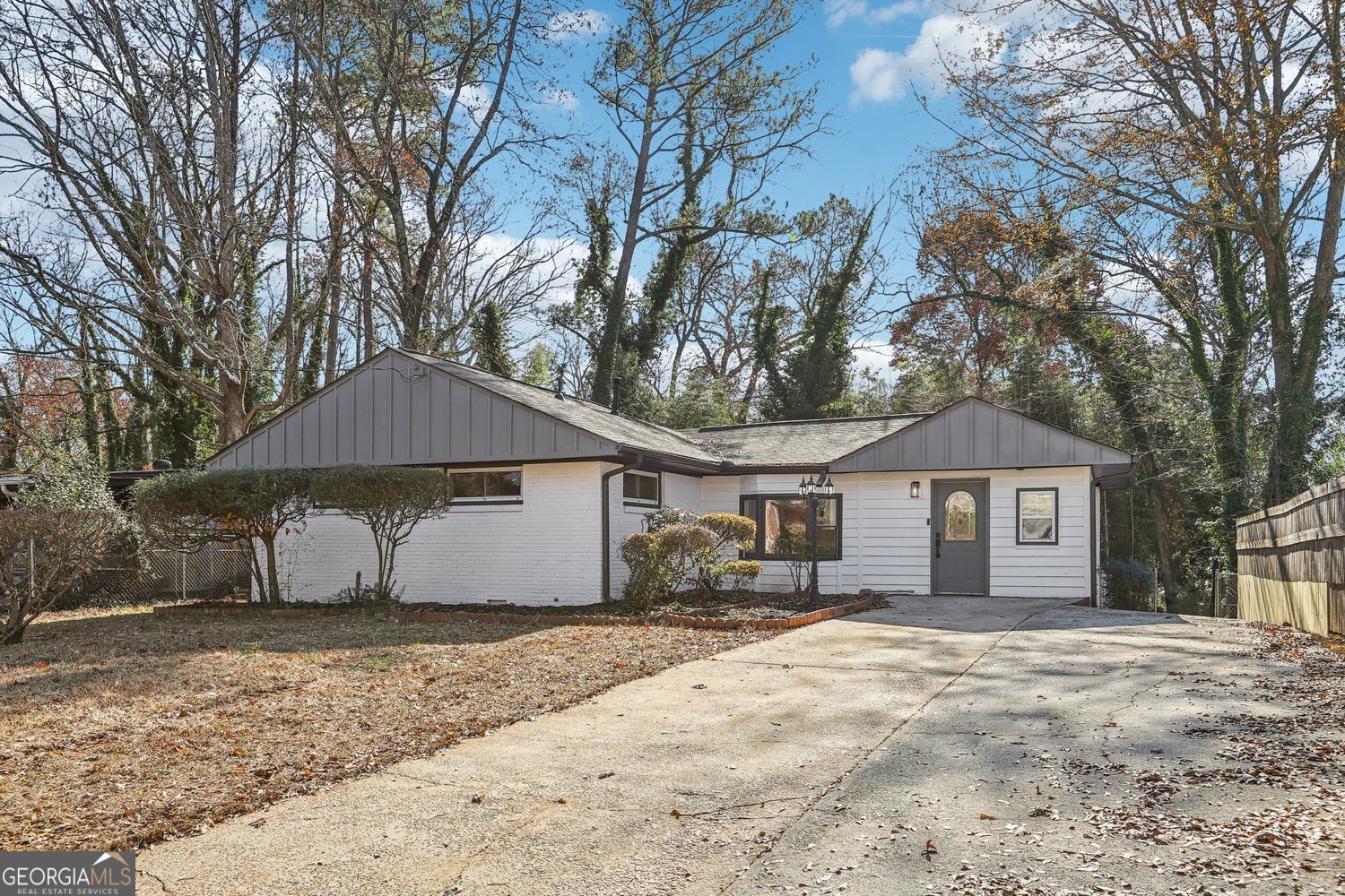 2907 Monterey Drive Property Photo 1