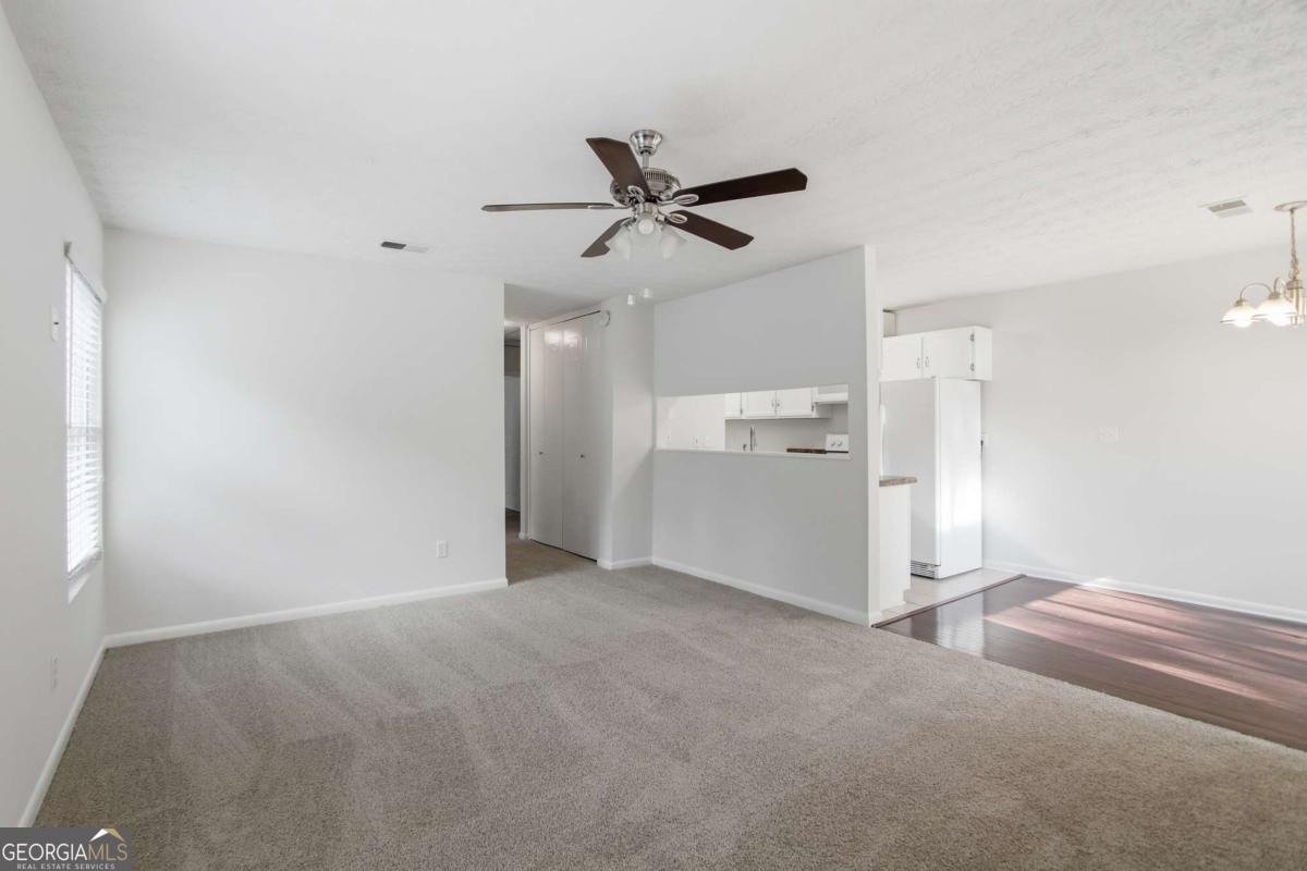 1329 Surrey Lane Sw # 7 Property Photo 3