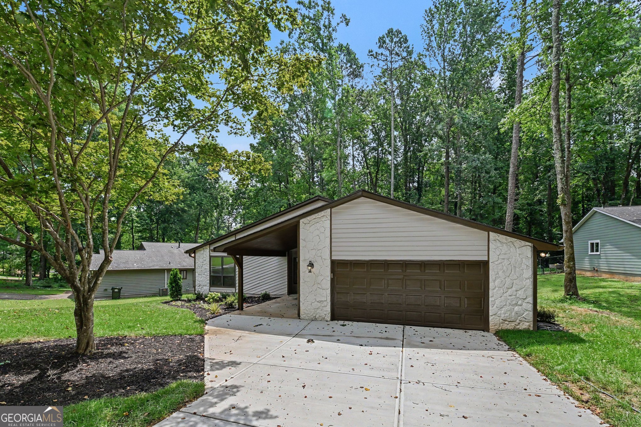 1215 Wade Green Circle Nw Property Photo 3
