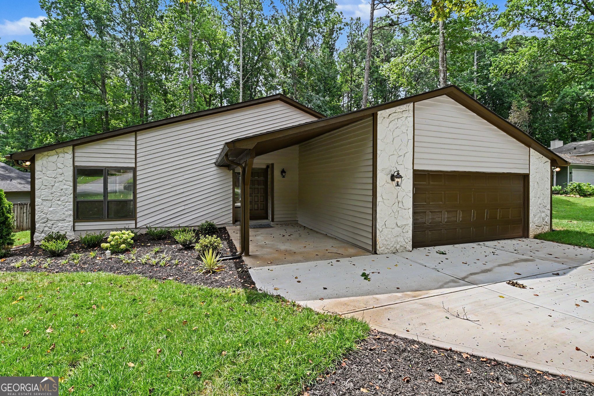 1215 Wade Green Circle Nw Property Photo 4