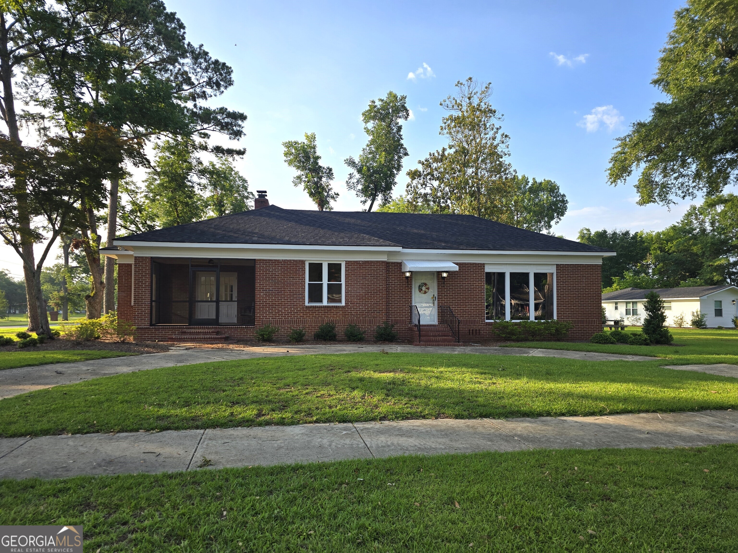 834 Academy Drive Property Photo 1