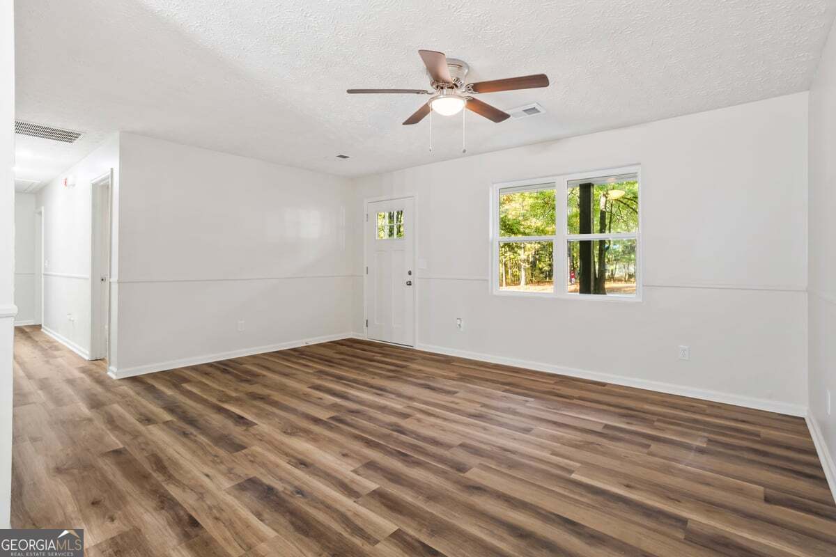 25 Woodcrest Drive Property Photo 14