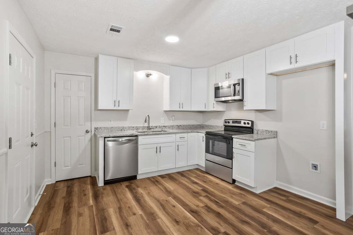 25 Woodcrest Drive Property Photo 15