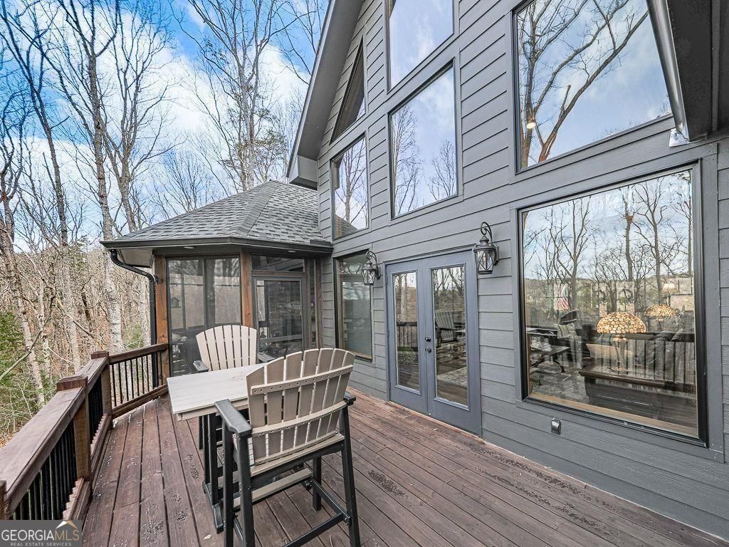 208 Weeks Drive Property Photo 24