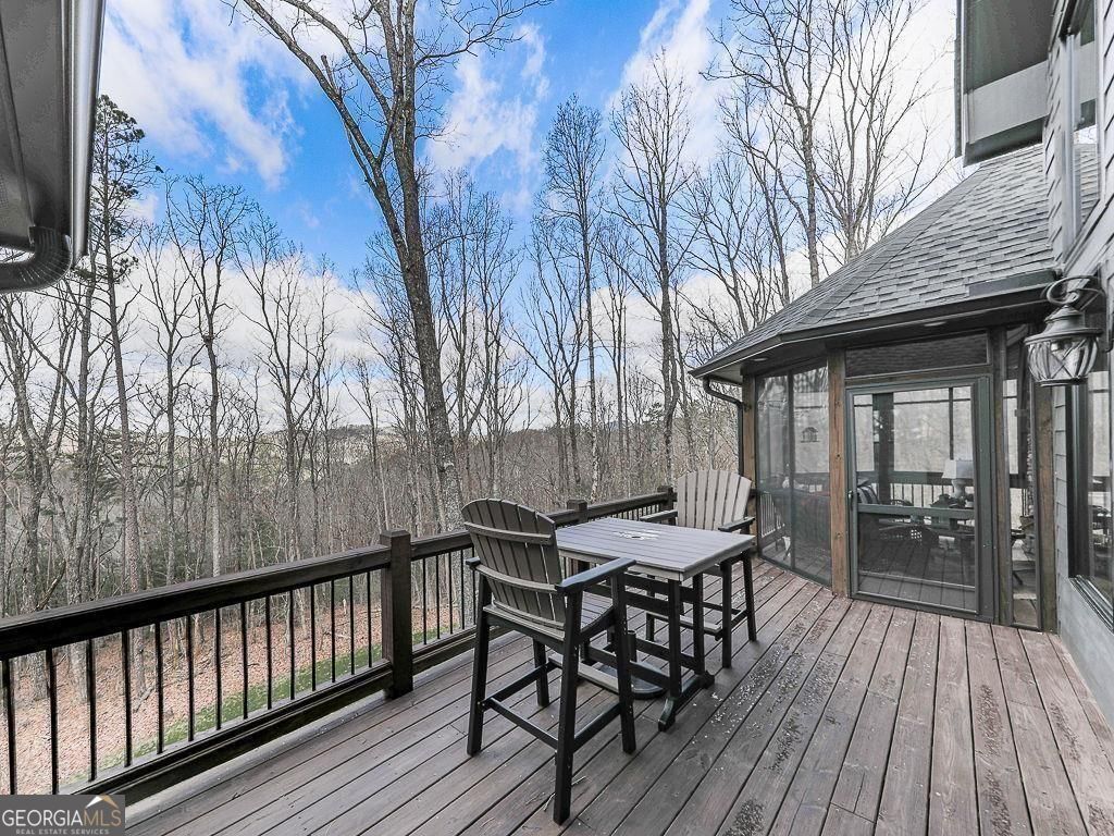 208 Weeks Drive Property Photo 25