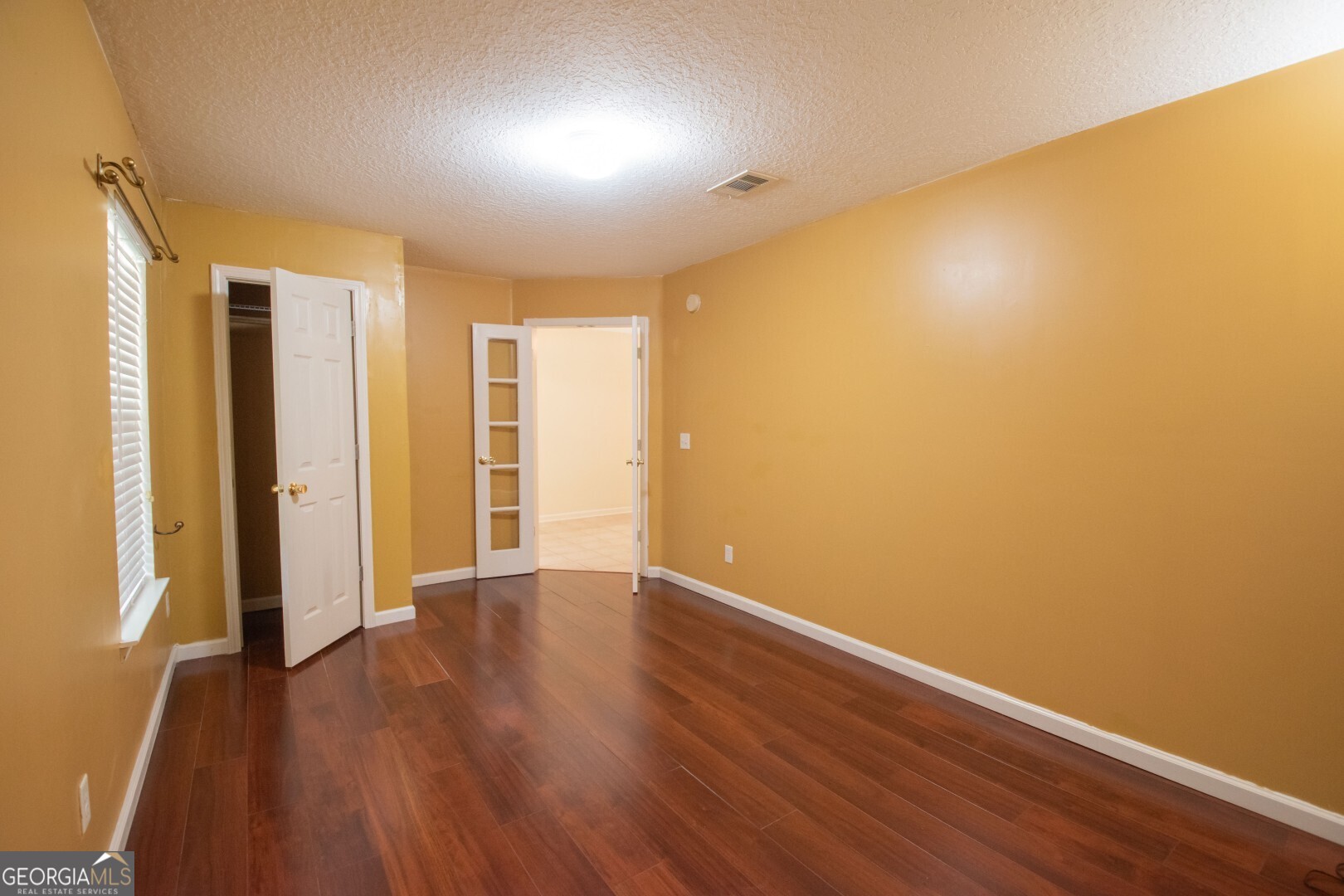 245 Chase Court N Property Photo 5