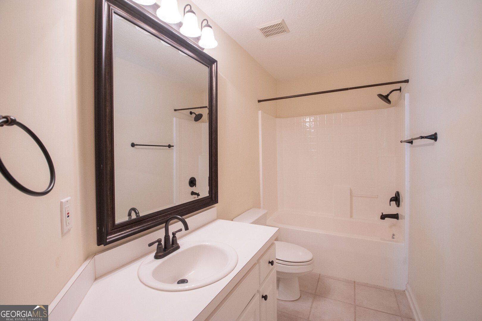 245 Chase Court N Property Photo 6