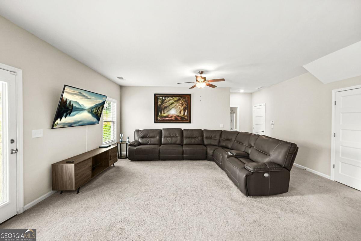 409 Splash Pointe Property Photo 6