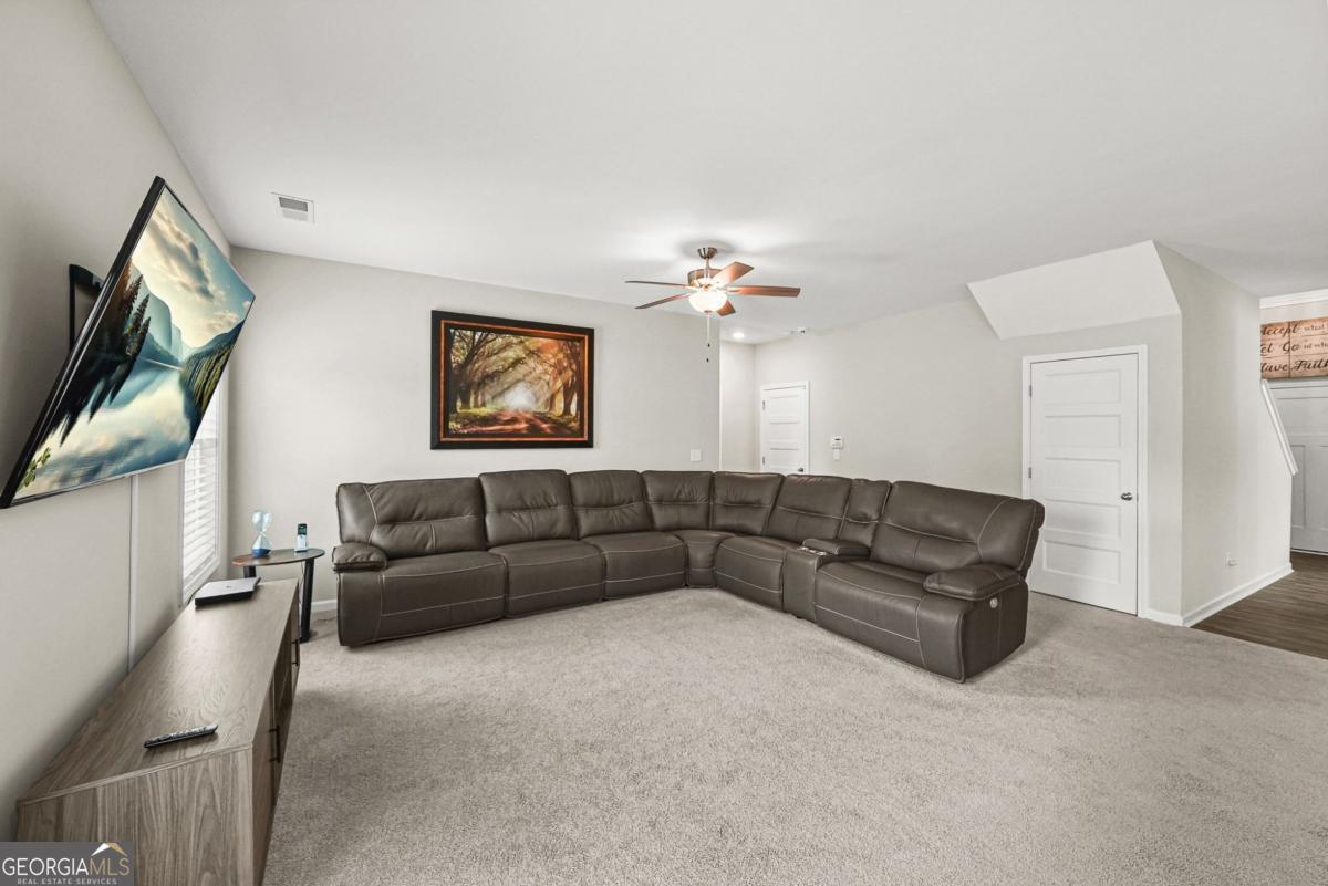 409 Splash Pointe Property Photo 7