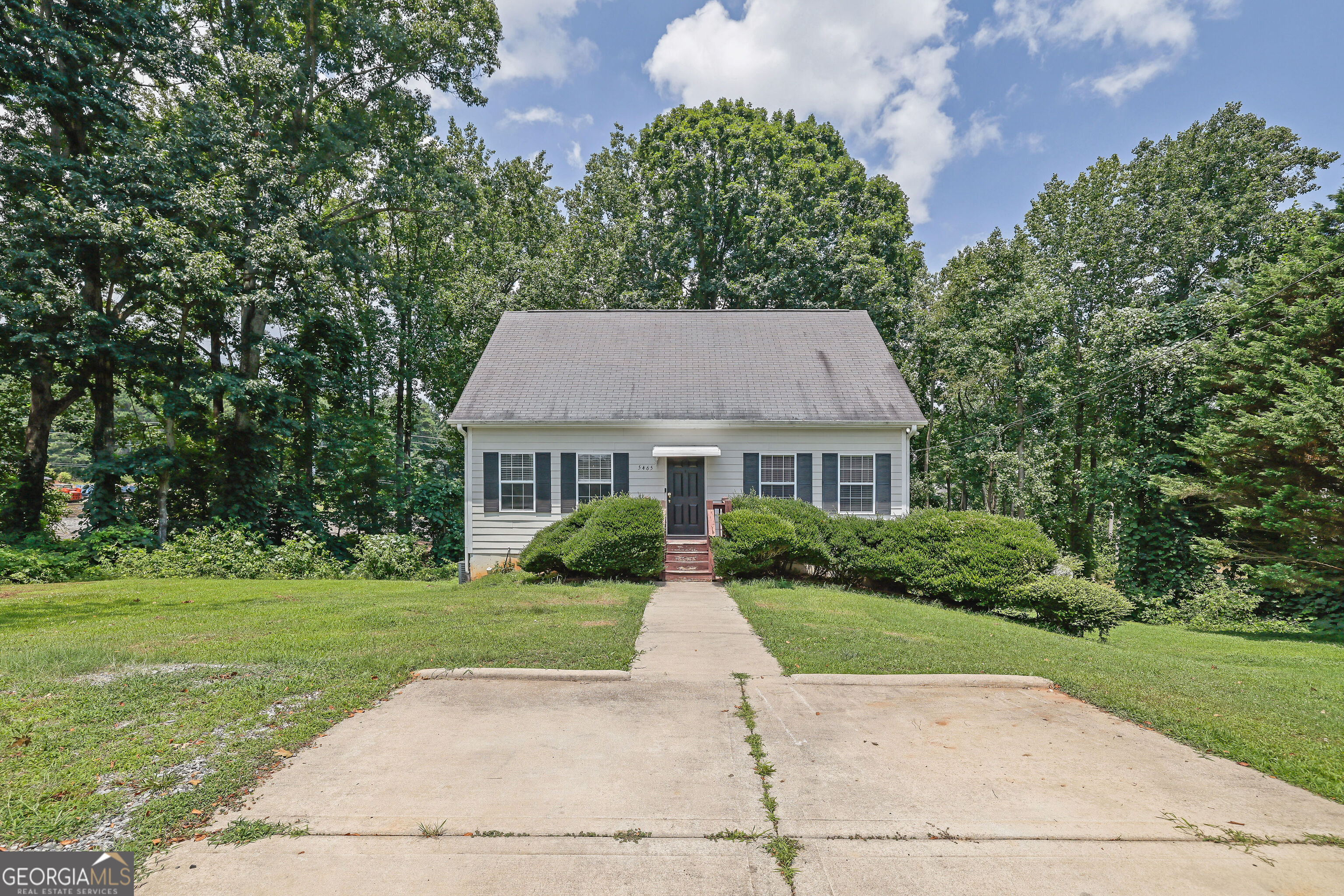 5465 Mashburn Drive Property Photo 1