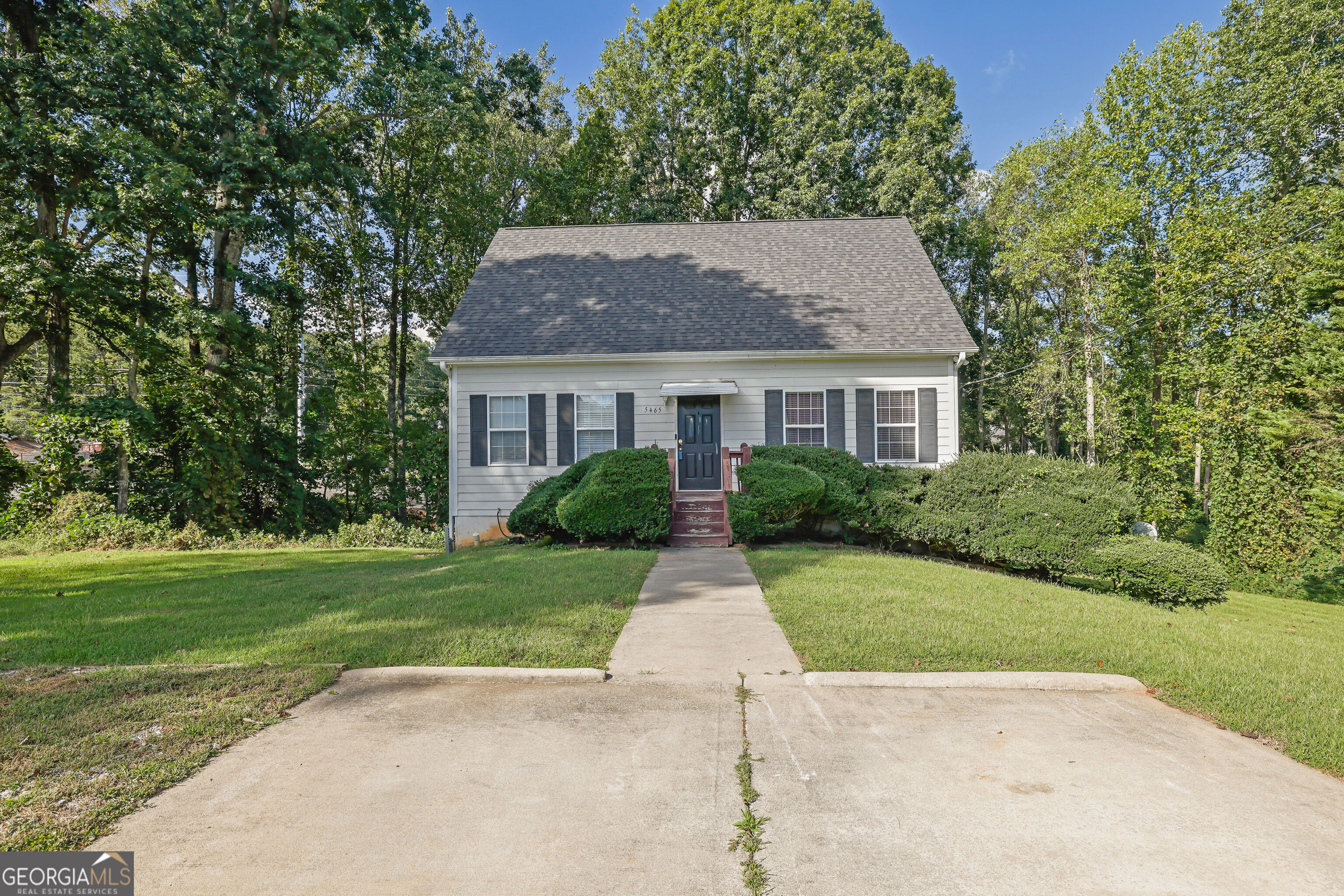 5465 Mashburn Drive Property Photo 1