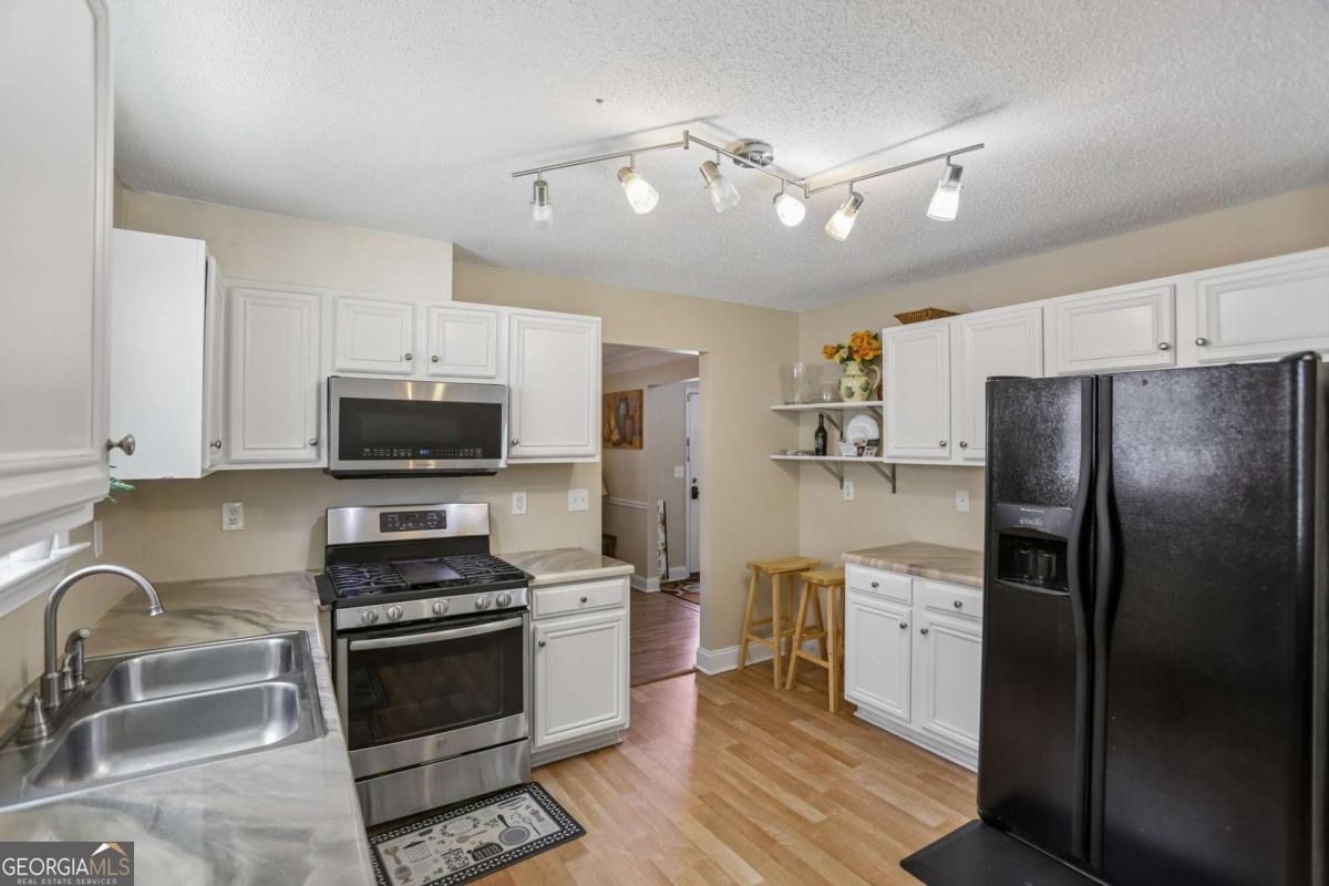 1586 Rice Square Property Photo 12