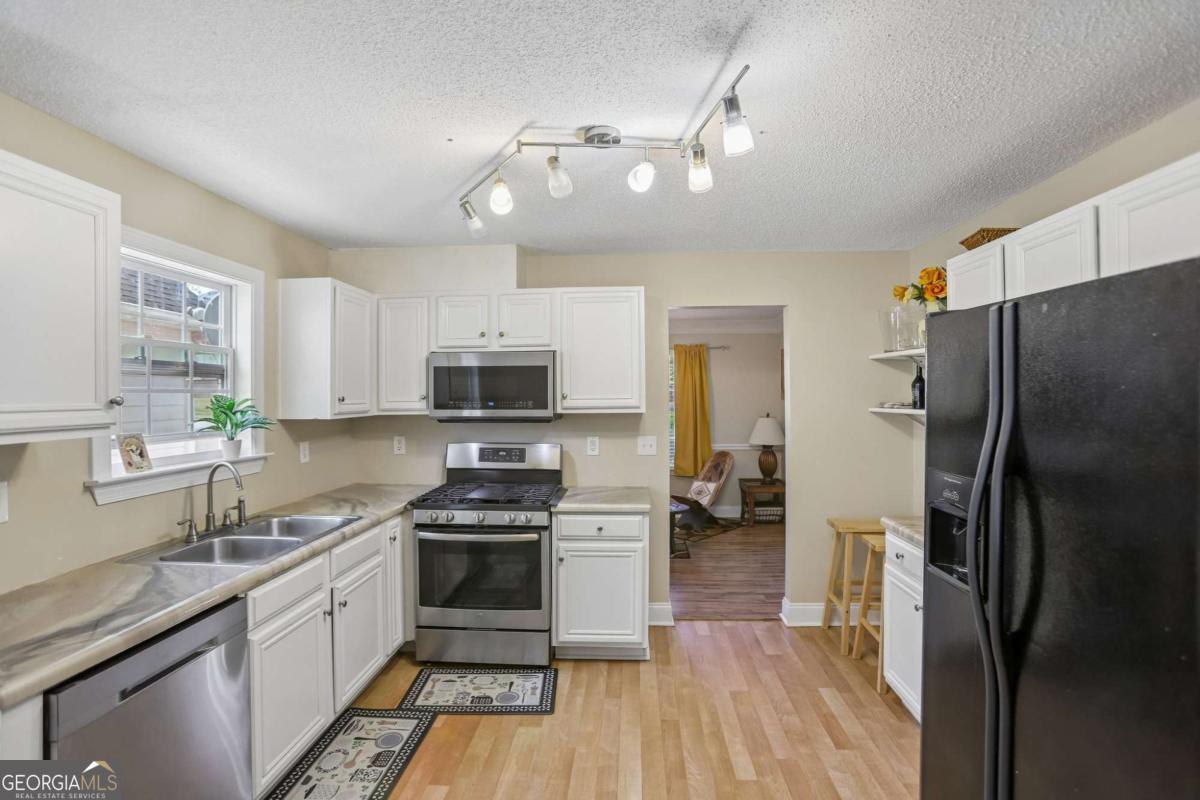 1586 Rice Square Property Photo 13