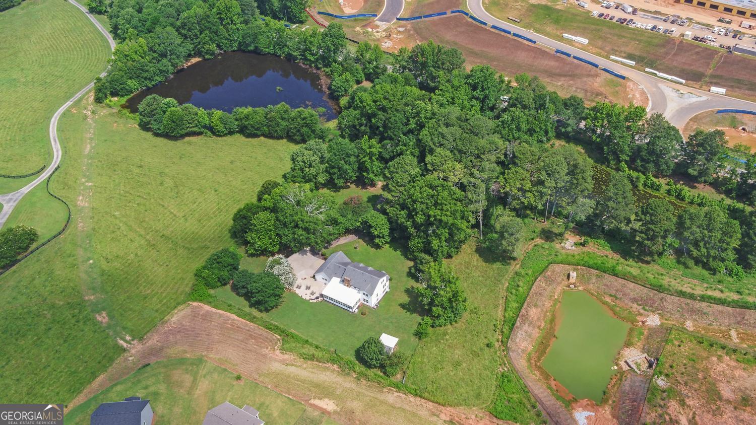 6077 Highway 332 Property Photo 3
