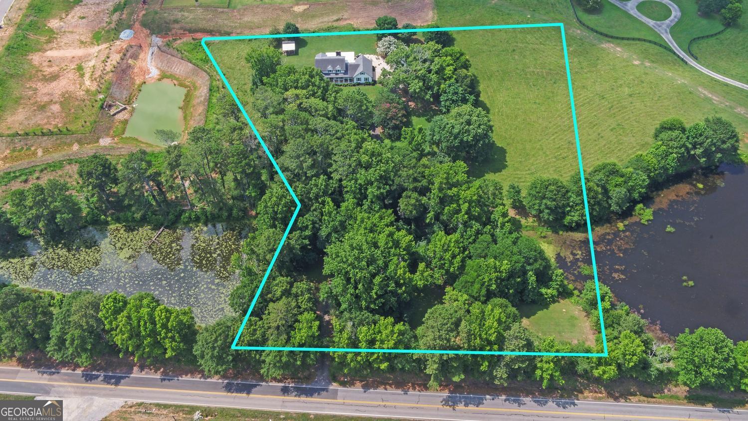 6077 Highway 332 Property Photo 4