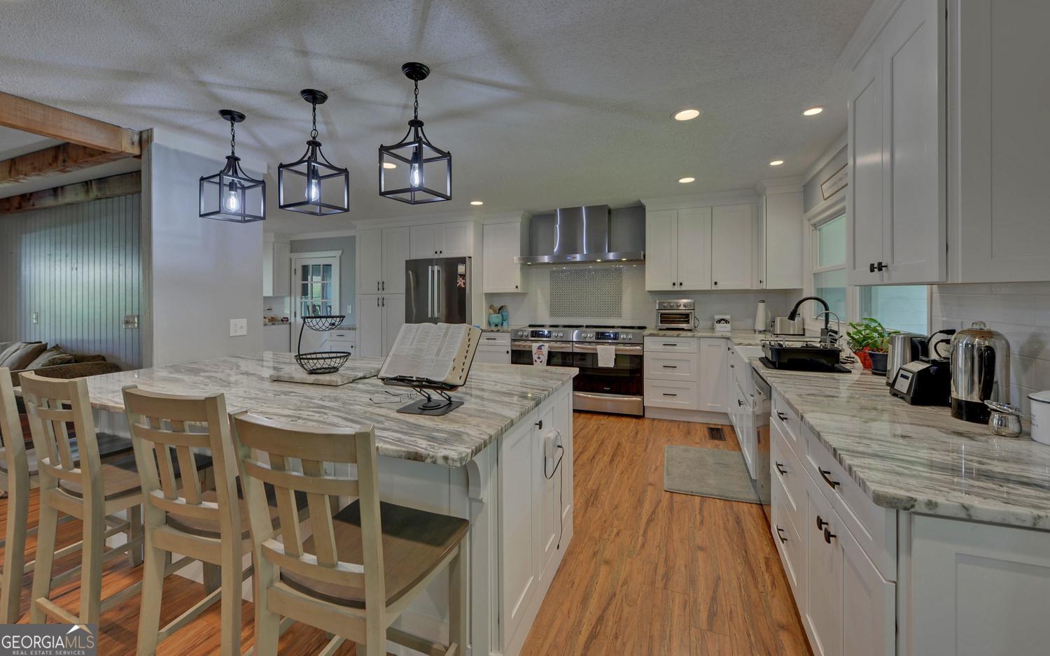 6077 Highway 332 Property Photo 6
