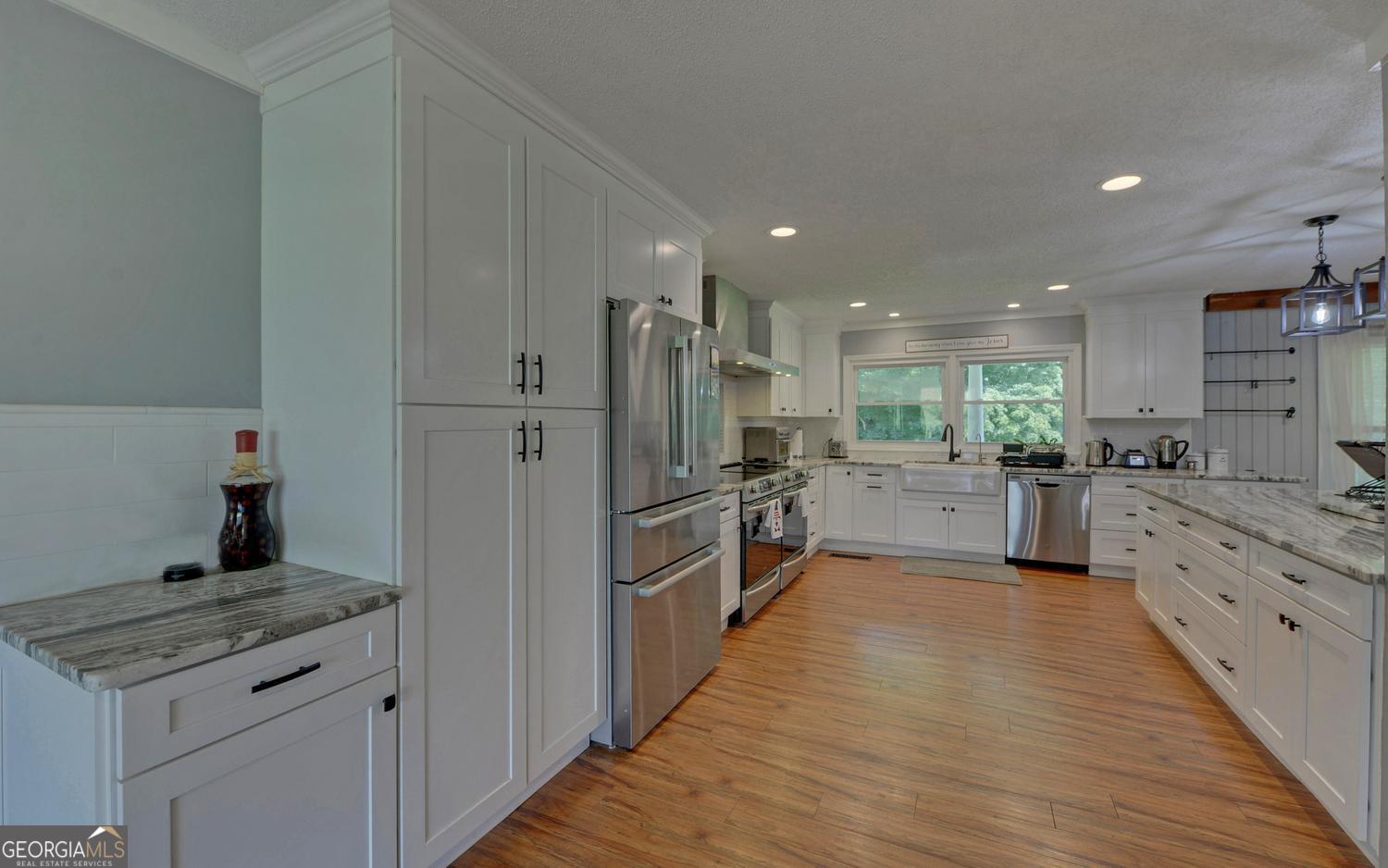 6077 Highway 332 Property Photo 9