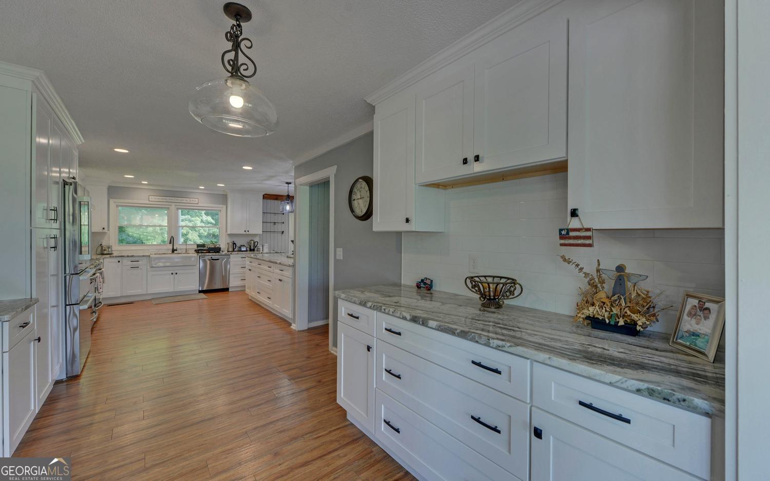 6077 Highway 332 Property Photo 11