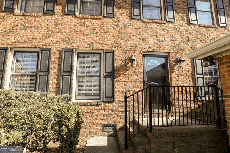 3122 Henderson Walk Property Photo 2