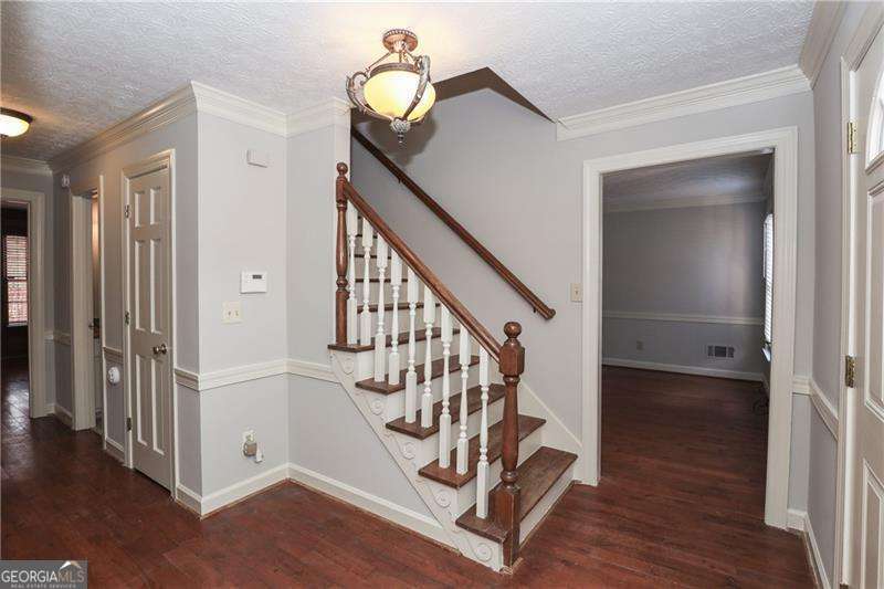3122 Henderson Walk Property Photo 5