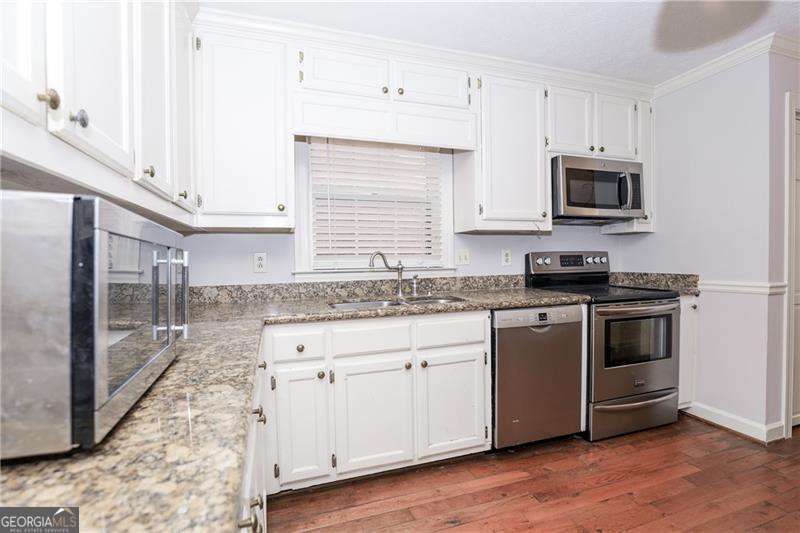 3122 Henderson Walk Property Photo 15