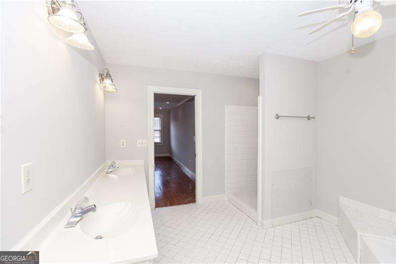3122 Henderson Walk Property Photo 38