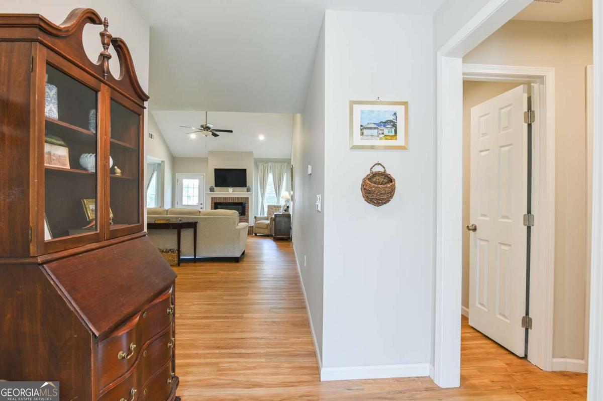 25 Tyrus Lane Property Photo 4